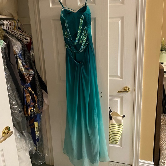 Prom Dress - Picture 2 of 5
